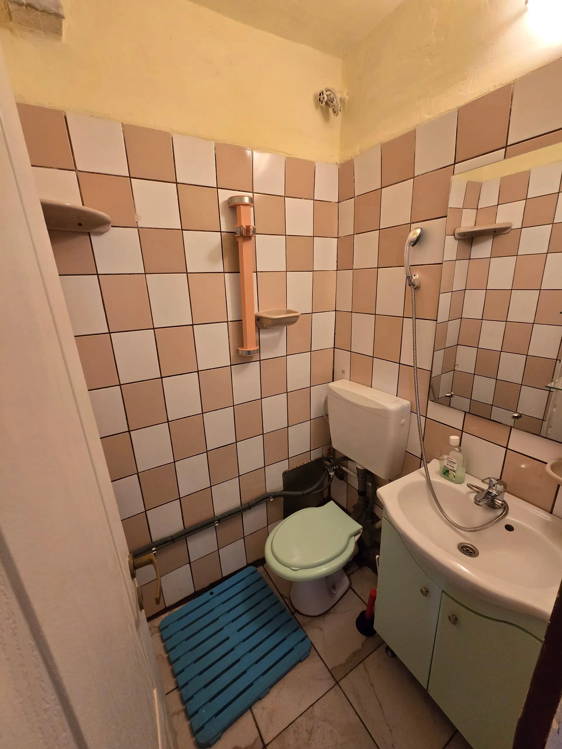 Premium Hideout Image 2