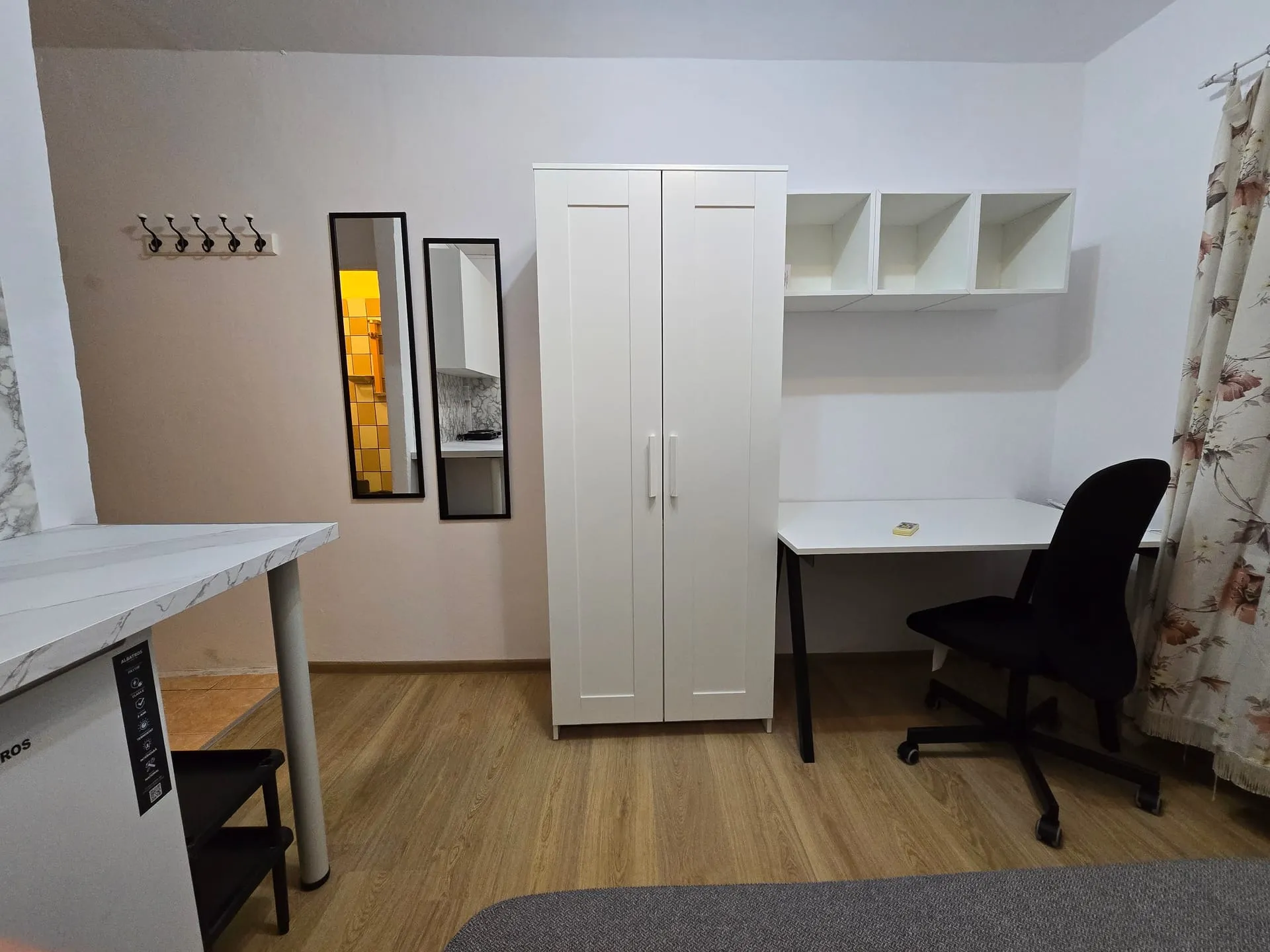 Premium Hideout Image 12